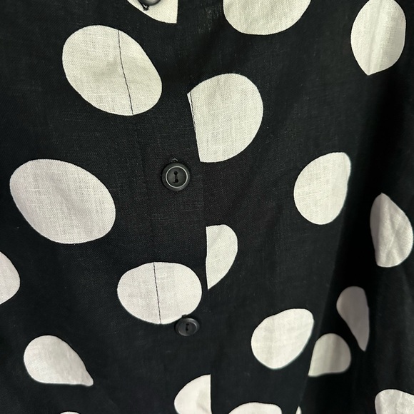 Black and White Polka Dot Crop Blouse - Picture 7 of 7